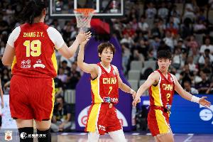 开云体育官网-宫鲁鸣：李缘是未来接过中国队大旗的人 杨舒予未来会是主力前锋