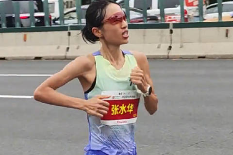 呼吁开除“最快女护士”？这样的言论越界了