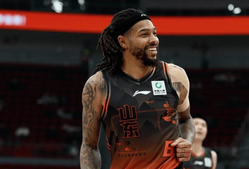 开云体育下载-山东输广州！全场狂铁，克里斯情绪失控，徐昕统治级发挥！